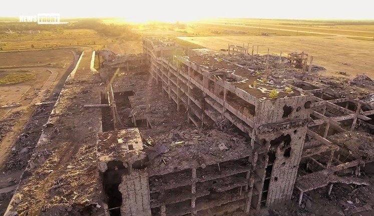 Мы вернемся, - в сети обнародовали свежие фото Донецкого аэропорта. ФОТОрепортаж