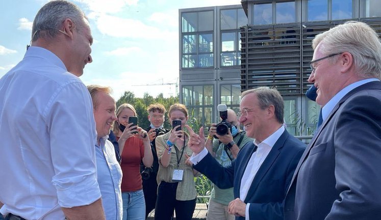 Дуже важливо зберегти і навіть посилити санкції проти Російської Федерації, - лідер "УДАРу" Кличко зустрівся із лідером ХДС/ХСС Лашетом. ФОТОрепортаж