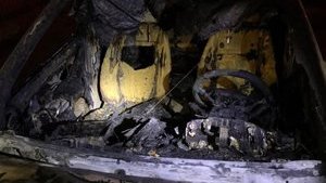 Ночью неизвестные сожгли автомобиль и.о главы Госэкоинспекции Егора Фирсова. ФОТОрепортаж
