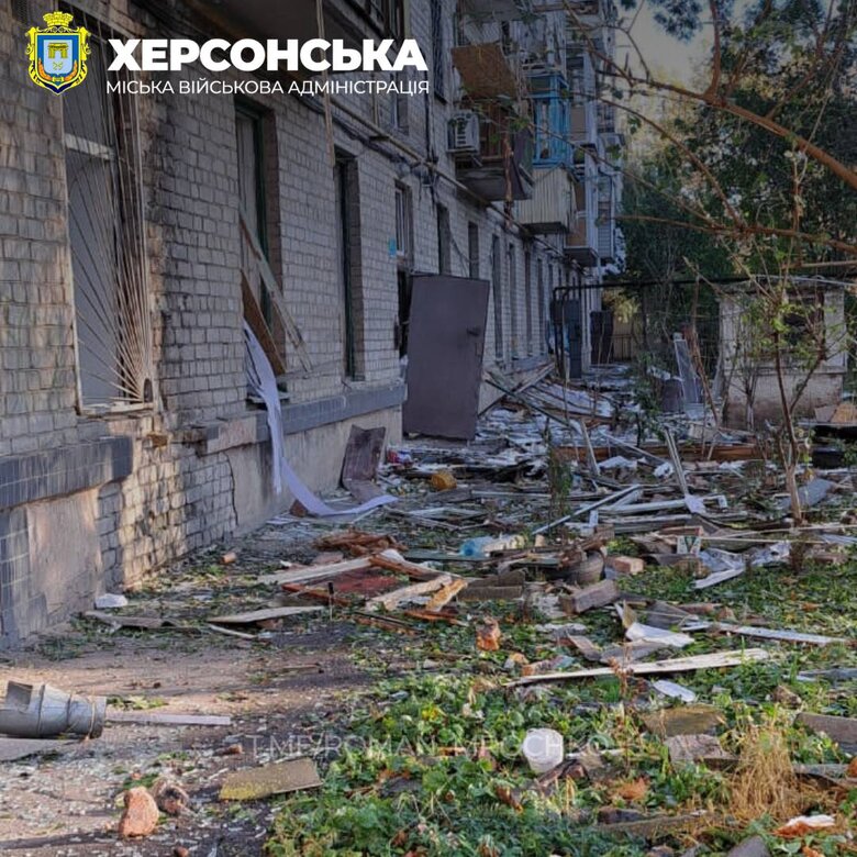 Наслідки ворожих обстрілів Херсону 02
