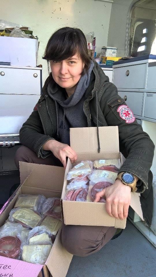 На війні червоний хрест медика на формі чи машині працює не як оберіг, а як мішень для найманців РФ 01
