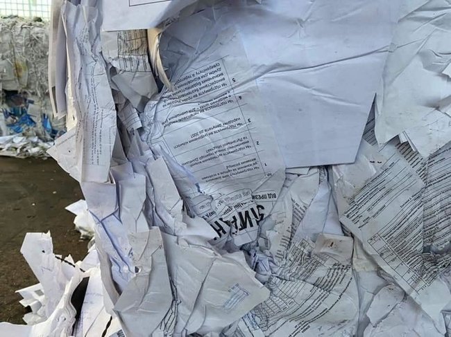 Тисячі бюлетенів для опитування Зеленського знайдено утилізованими 03