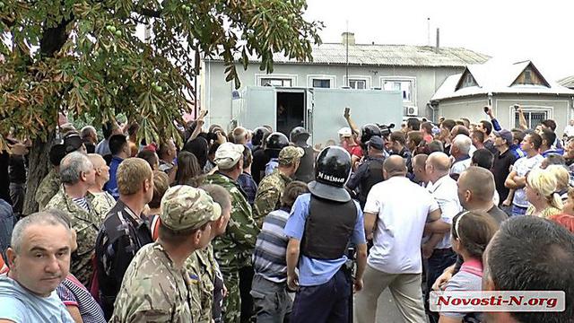 избиение полиция пытки