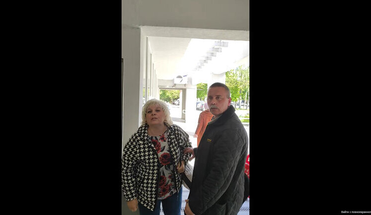 Woman verbally attacked veteran for being served out of turn at bank in Lviv: "Muscovites didn’t beat you enough there! Your arms and legs are intact!". VIDEO