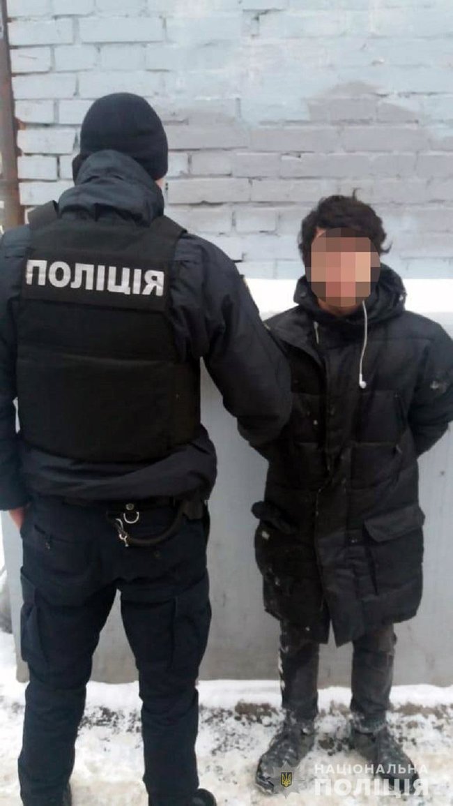 Затримано групу іноземців, які обкрадали автомобілі киян, - Нацполіція 03