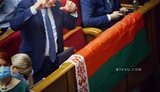 "Слуга народу" Шевченко погрожує парламентському фотокору Доброносову: Тримайся за балкон, не впади