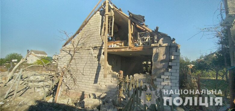 Наслідки російських обстрілів Миколаєва та області: пошкоджені будинки та підприємства, - Нацполіція 02