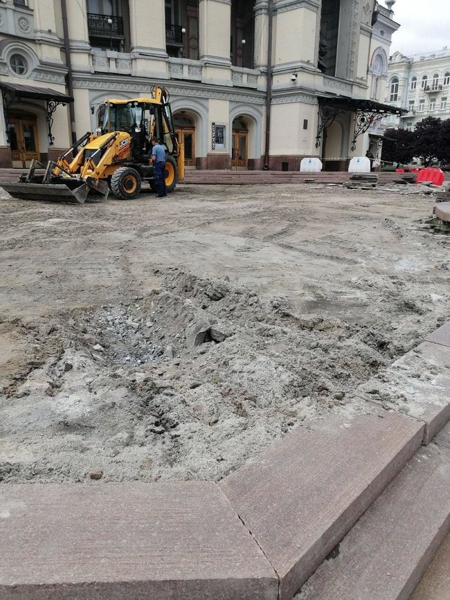 Театральну площу в Києві оновлять до Дня Незалежності, - Кубраков 01