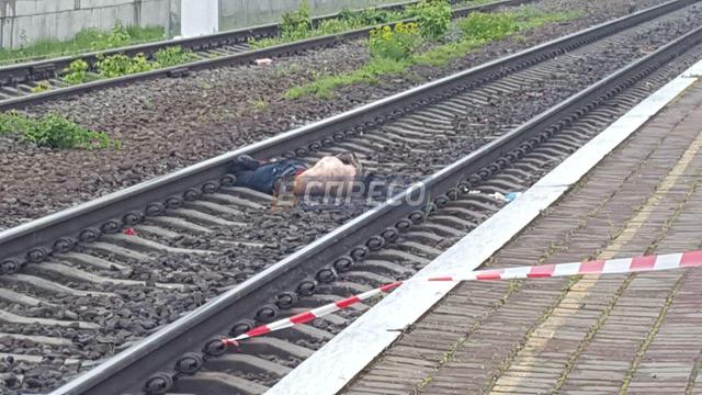 На залізничній станції в Києві поїзд переїхав чоловіка 02 На залізничній станції в Києві поїзд переїхав чоловіка 02