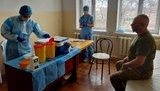 Хомчак вакцинувався проти COVID-19 у зоні ООС. ФОТО