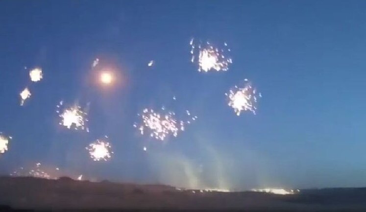 Росіяни обстріляли Бахмут запалювальними боєприпасами. ВIДЕО