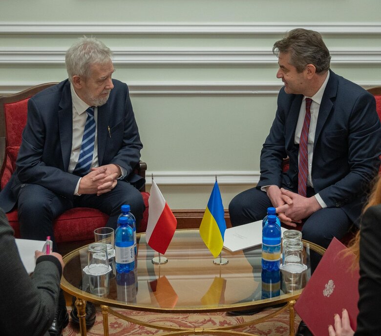 Новий посол Польщі Гузи передав Україні копії вірчих грамот 03