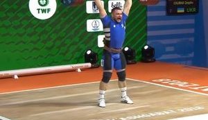 Украинец Чумак стал серебряным призером чемпионата мира по тяжелой атлетике