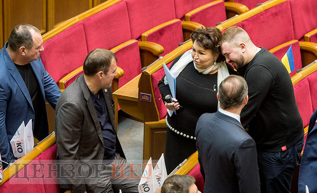 Листування Купрія про яхту, обійми Лозового і Бахтєєвої, черга до Гройсмана, - день роботи ВР 22 березня 10