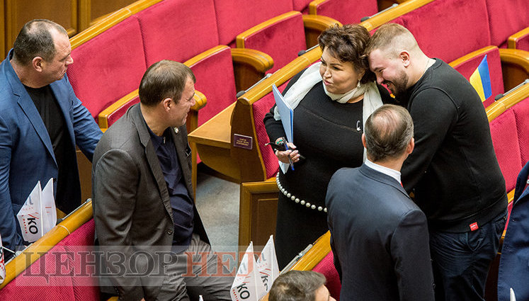 Листування Купрія про яхту, обійми Лозового і Бахтєєвої, черга до Гройсмана, - день роботи ВР 22 березня. ФОТОрепортаж