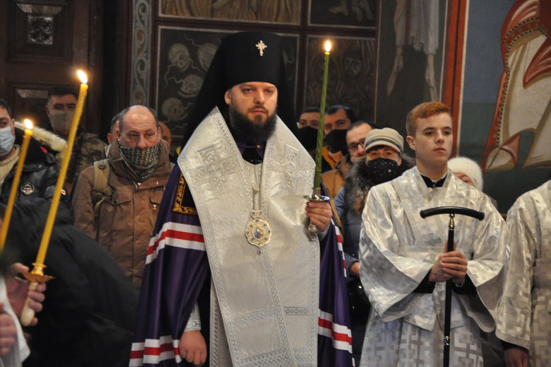 У Києві відбулась панахида за загиблими захисниками Донецького аеропорту 26 У Києві відбулась панахида за загиблими захисниками Донецького аеропорту 26