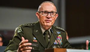 Глава Пентагону звільнив начальника штабу армії США