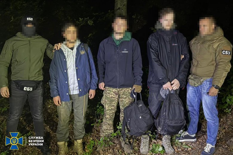 Викрито 20 організаторів ухилянтських схем