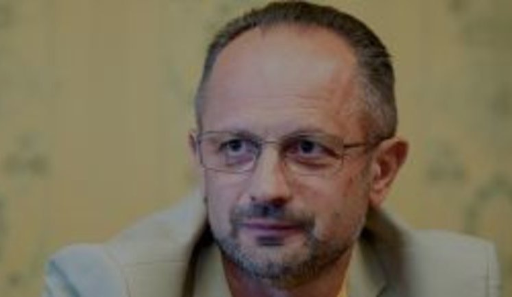 Роман Безсмертный: "Порошенко не понимал, как общаться с Путиным. Поэтому возник Медведчук"