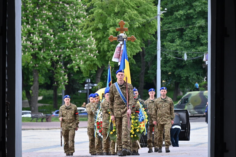 Прощання з полеглим воїном Денисом Зеленим