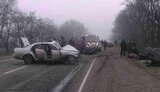 В Донецкой области &amp;quot;Тойота&amp;quot; выехала на встречную и врезалась в &amp;quot;Ладу&amp;quot;, водитель которой погиб. ФОТОрепортаж.