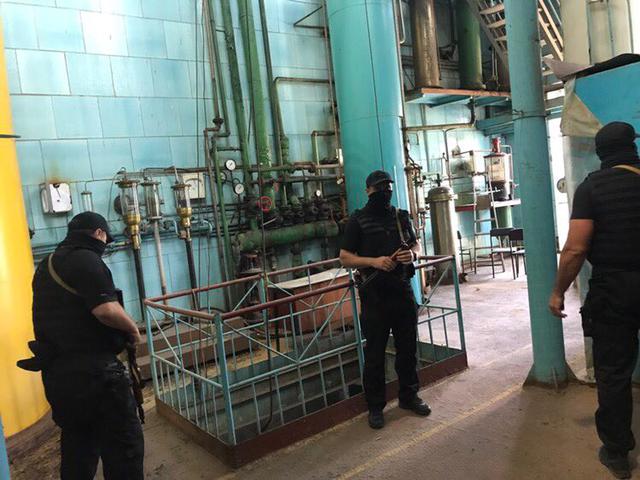 Масові обшуки на спиртзаводах: стали відомі подробиці спецоперації 08