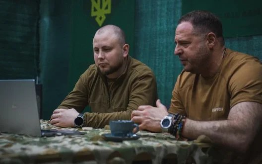 Єрмак "виступає" на фронті: познайомив співака з комбригом бригади "Спартан"