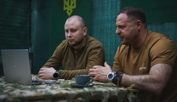 Yermak "performs" at front: introduced singer to "Spartan" brigade commander