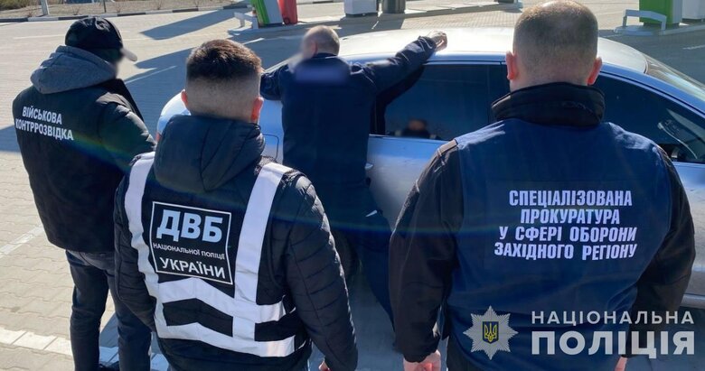 У Хмельницькому викрили схему "працевлаштування" для ухилянтів від мобілізації