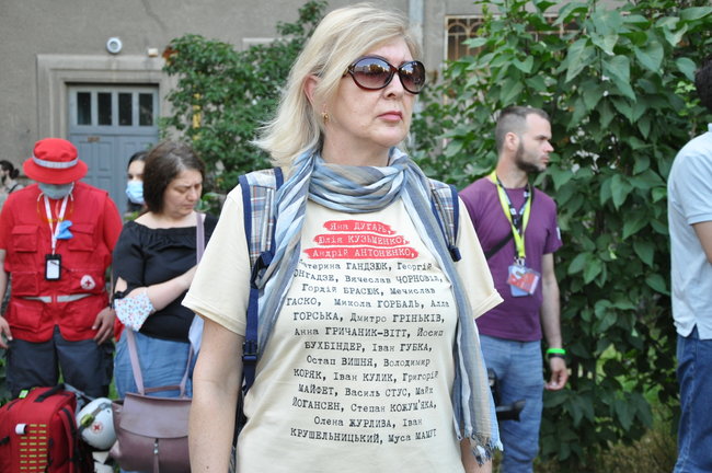 Под МВД прошла акция ко дню рождения Гандзюк 05