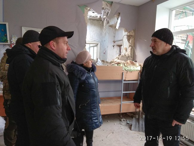 ГСЧС, полиция и военные ликвидируют последствия обстрела Новолуганского наемниками РФ, - Жебривский 05