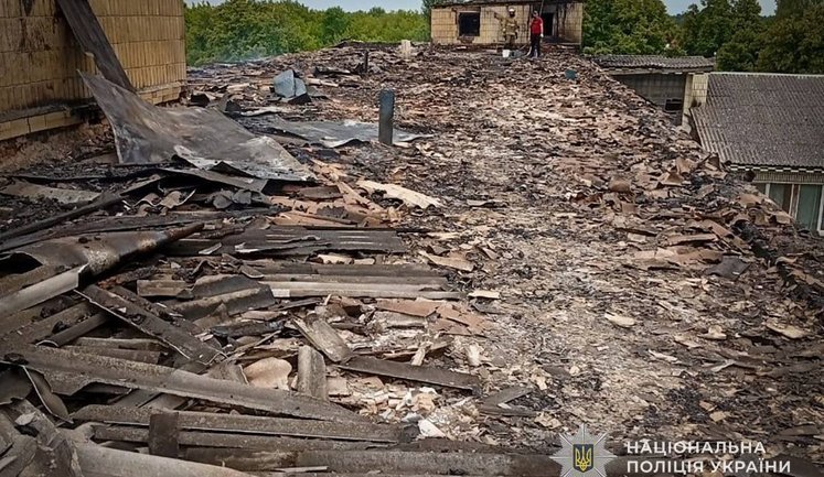 Ворог ударив ракетою з касетним боєприпасом по громаді на Сумщині: загинула жінка
