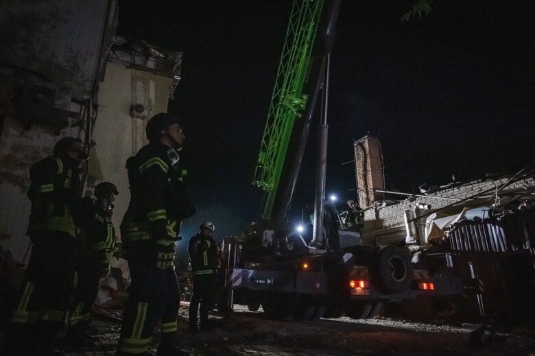 Strike on Kramatorsk: bodies of eight dead people, including three children, were retrieved from rubble 02