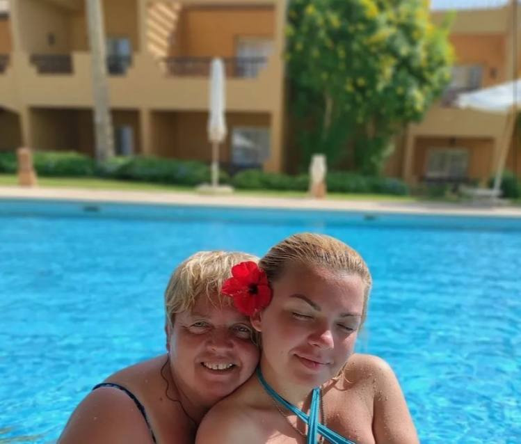 Узнали по красному маникюру: история Ирины из Бучи, фото которой напечатали СМИ по всему миру 03