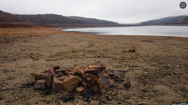 Третье по размеру водохранилище Крыма обмелело на 80% 05