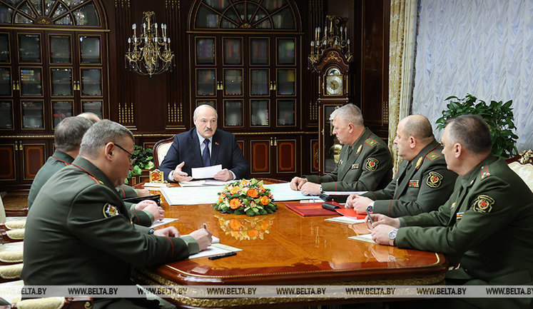 Лукашенко анонсировал совместные с Россией военные учения в феврале: отработают противостояние Польше, Украине и странам Балтии
