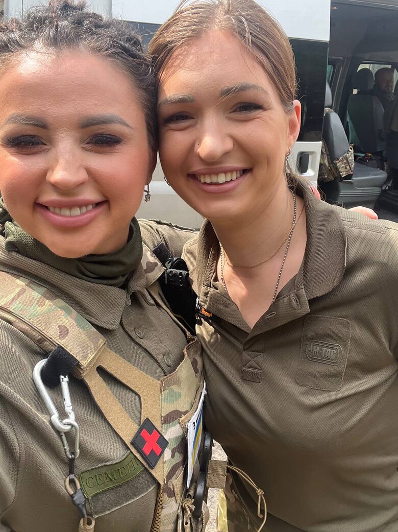 Військова капеланка Катерина Семенюк: Одна жінка з Ізюму розповідала, що було під час окупації, і казала: Я не вірю, що таке може зробити навіть маніяк. Це робили самі демони 14