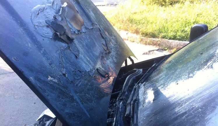 Невідомі на Закарпатті підпалили автомобіль прикордонника, - Держприкордонслужба заявила про залякування співробітників контрабандистами. ФОТОрепортаж