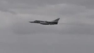 Шестой флот США опубликовал видео пролета российского Су-24 рядом с эсминцем USS Ross в Черном море. ВИДЕО