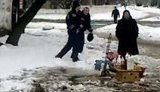 Пьяные горловские милиционеры несут службу: "Ты - мусор!" - "Сам ты мусор". + ВИДЕО.