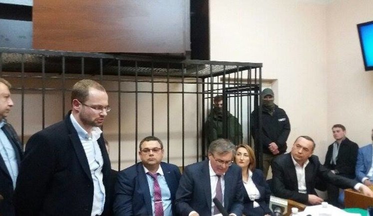 Мартыненко хотят взять на поруки 15 нардепов и 4 министра (обновлено). ФОТОрепортаж