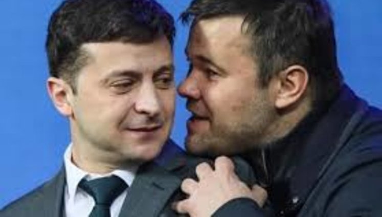 В Киеве сожгли элитный электромобиль экс-главы Офиса президента Богдана. ВИДЕО