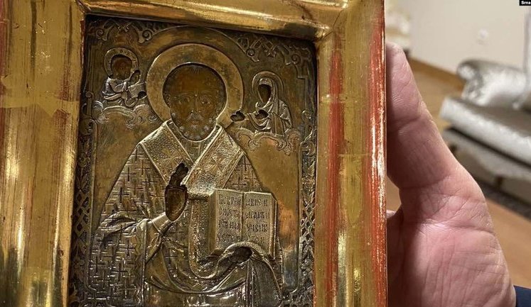 Лаврову подарували на Балканах 300-річну українську ікону, "знайдену" в Луганську. ФОТО