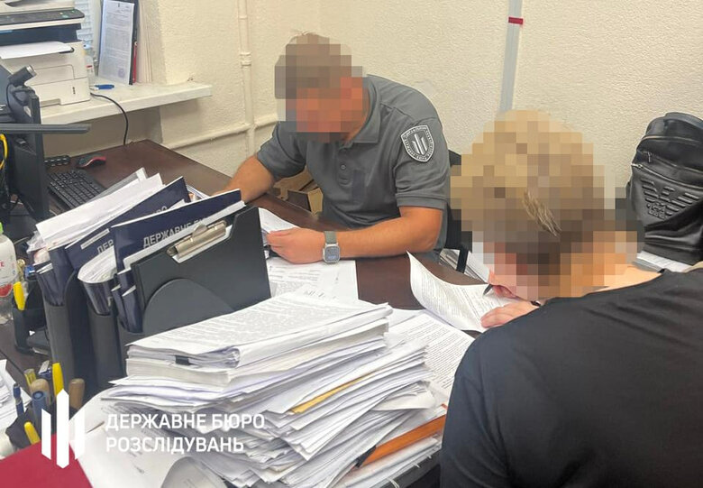 Фінансистка військової частини нараховувала бойові своїм підлеглим