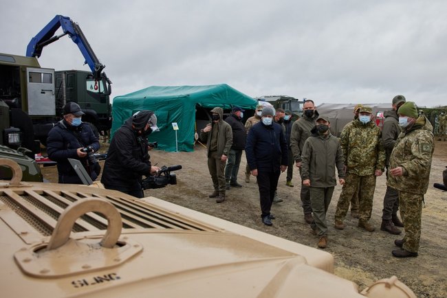 Зеленский посетил отделение пограничной службы Рассыпное на Луганщине 12