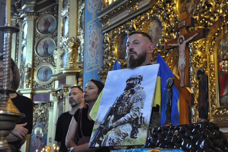 З телеведучим та військовим Карімом Гуламовим, який загинув у бою з російськими окупантами, попрощались у Києві 23