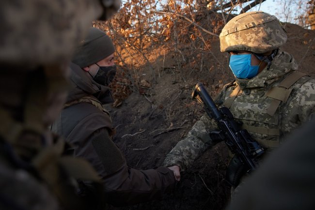 Берегите себя, вы - герои!, - Зеленский встретился с военнослужащими на передовой (обновлено) 01