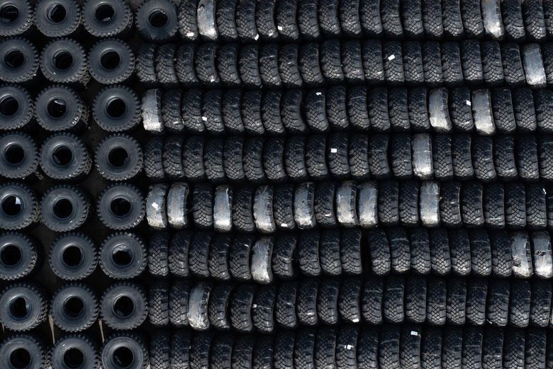 Poroshenko delivered aid to the Armed Forces of Ukraine