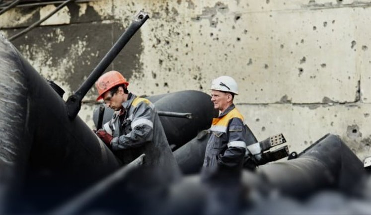 Ремонти після російських атак: Кабмін виділив 242 мільйони на доплати працівникам за відновлювальні роботи