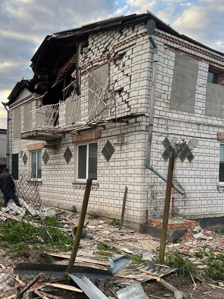 Обломки вражеских ракет в Киевской области: есть частичные разрушения гражданской инфраструктуры 05